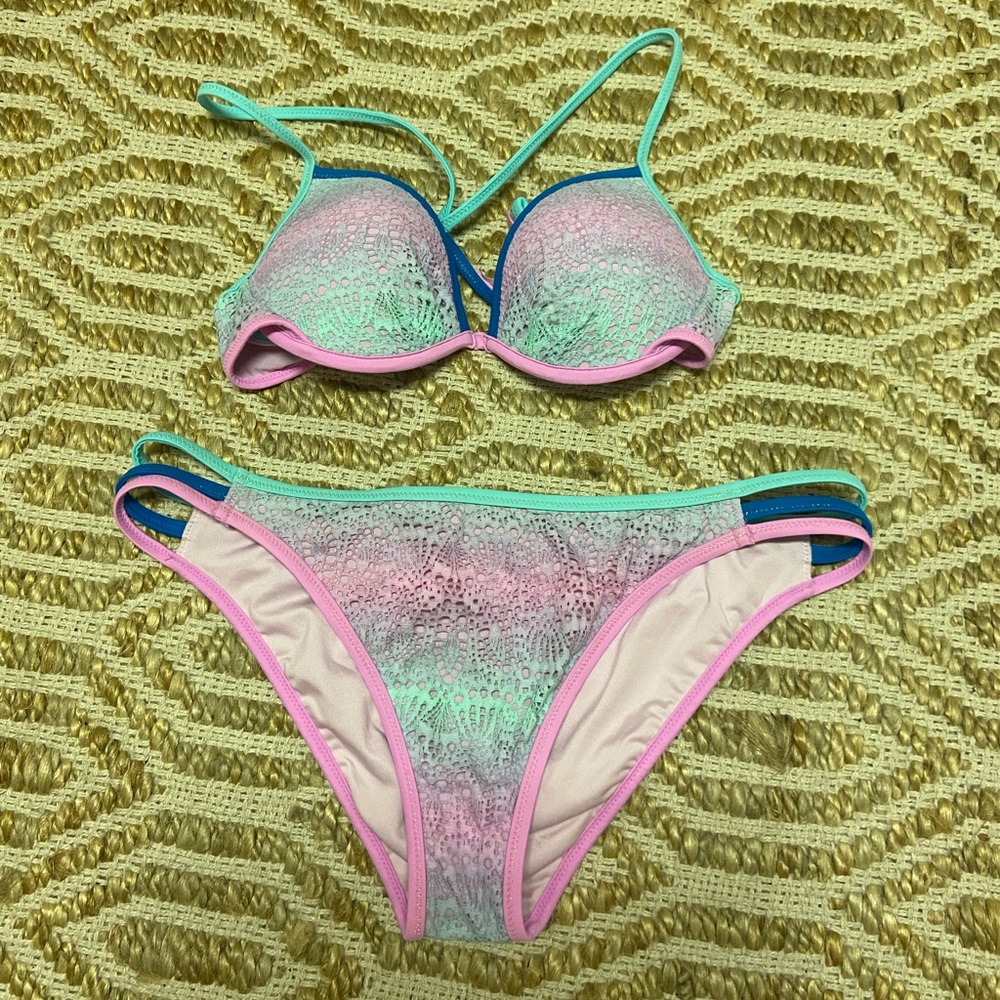 Victoria’s Secret bikini set